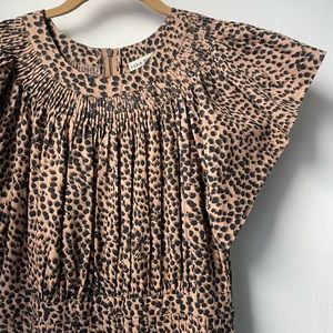 Ulla Johnson Size 2 Leopard dress with back zip detail and flutter sleeves